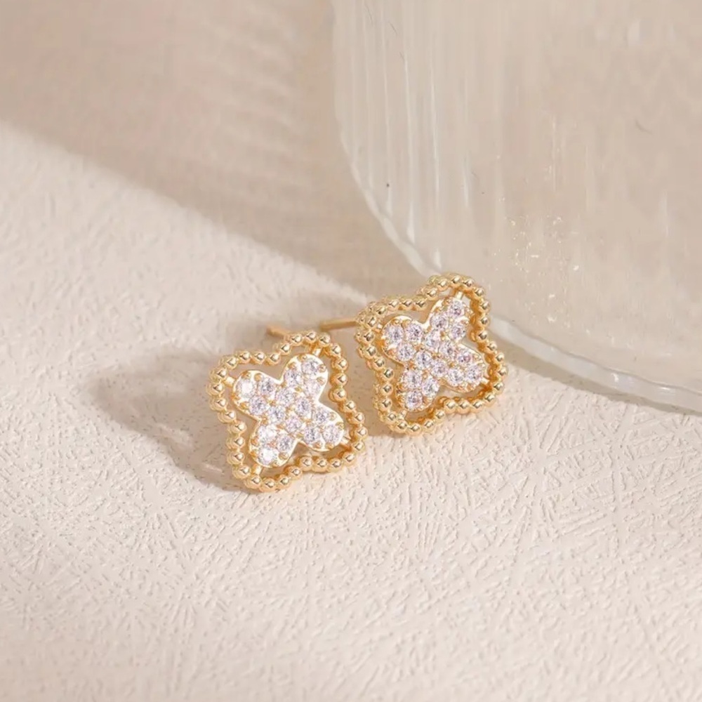 NEW! Lucky Clover CZ Stud Earrings – Alhambra Giftable Holiday Jewelry 🍀 A8-272